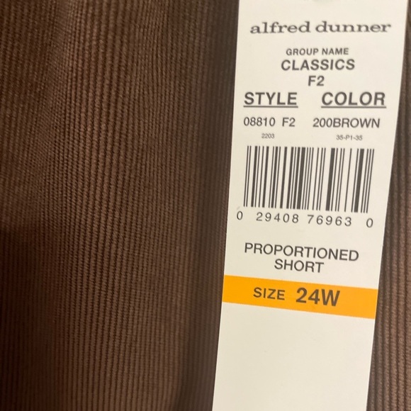 Alfred Dunner Classic Fit Corduroy Pants - Size 24W (Short) - Picture 4 of 10
